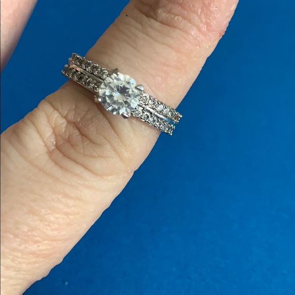CZ ring - Picture 1 of 3